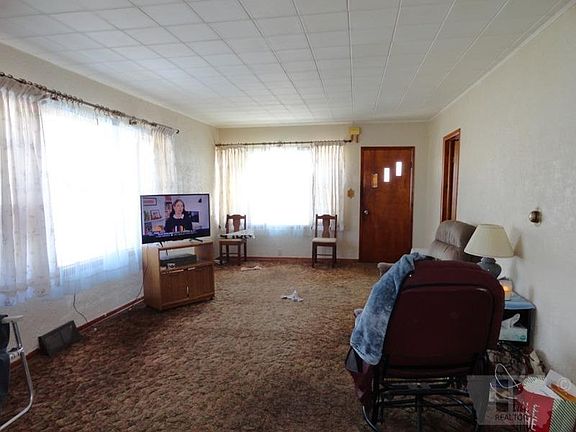 4th image of 215 North Dr #L