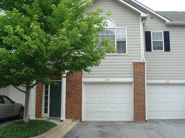Great Townhome in Gated Comm