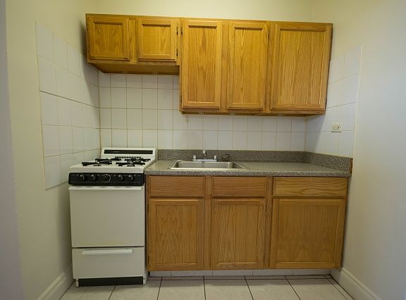 3rd image of 5154 N Clark St #337