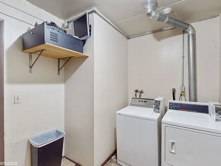8111 Waterbury Ct — Photo 28