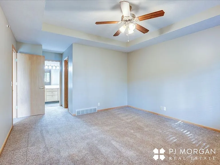 10027 S 171st St — Photo 22