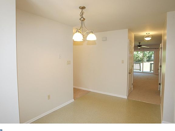 5th image of 4 Woodfield Dr