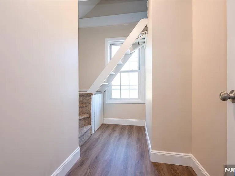 238 Van Ave — Photo 22