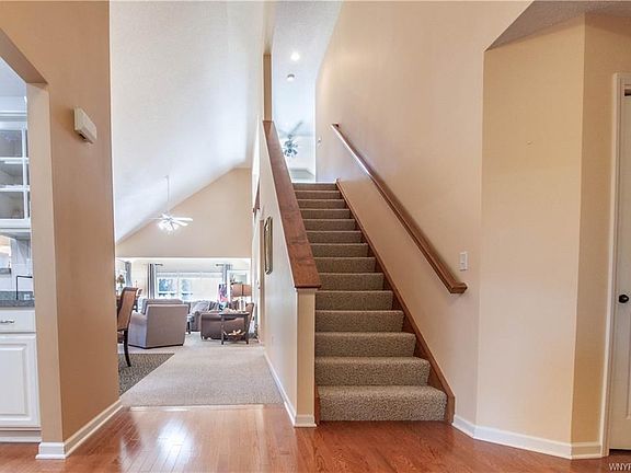 3rd image of 14 French Oaks Ln