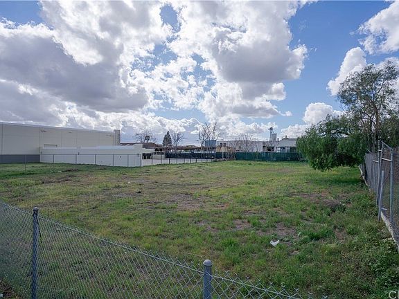 4th image of 1030 S Grove Ave