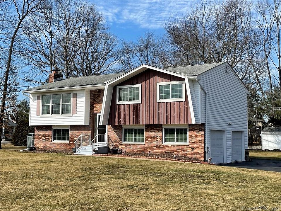 1st image of 32 Glenmeadow Dr