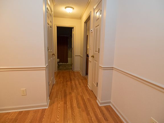 4th image of 521 N Maple St
