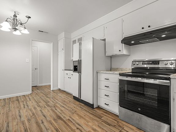 5th image of 21903 Belmont Dr