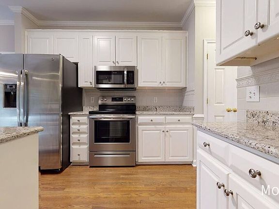 3rd image of 203 Rose Valley Woods Dr