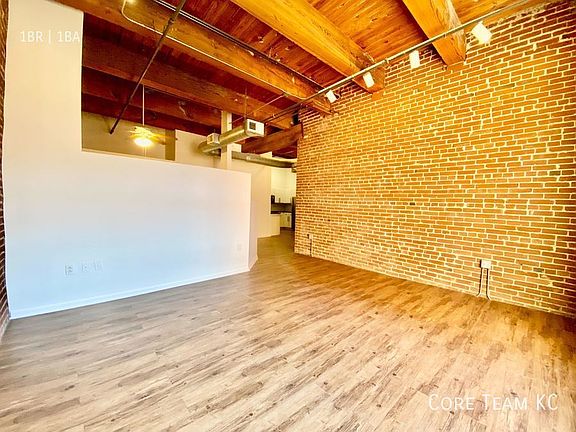 3rd image of 202 W 5th St #501