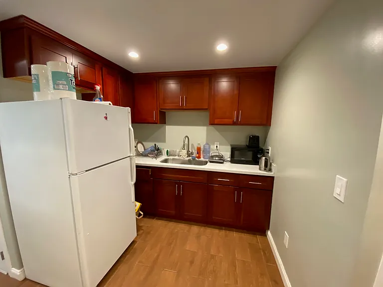 825 Geneva Ave — Photo 11
