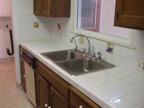 5th image of 828 W Peralta Way
