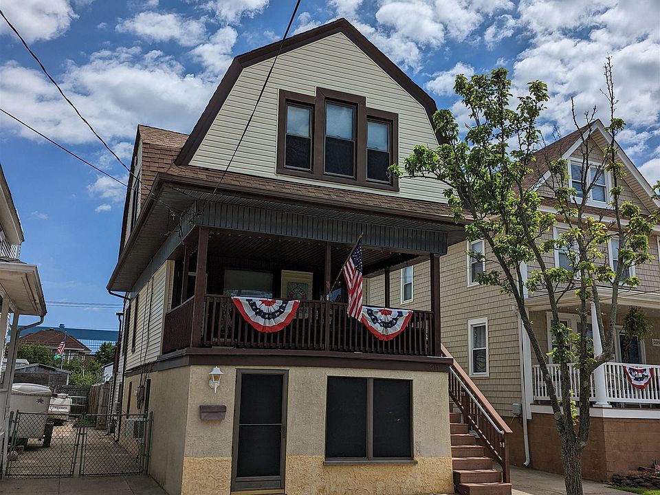 1st image of 211 W Maple Ave