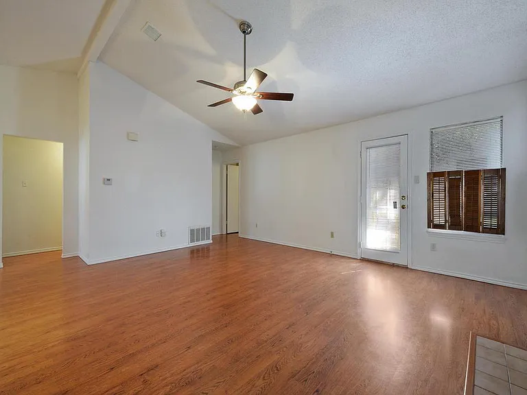 7403 Dallas Dr — Photo 7