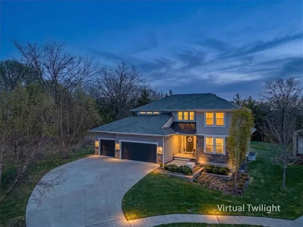 6927 Glenn Ln, Parkville, MO 64152