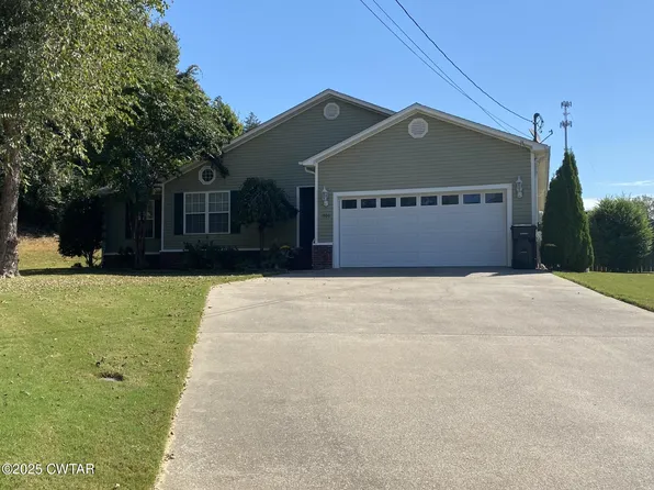 1060 Sir James Ave, Dyersburg, TN 38024