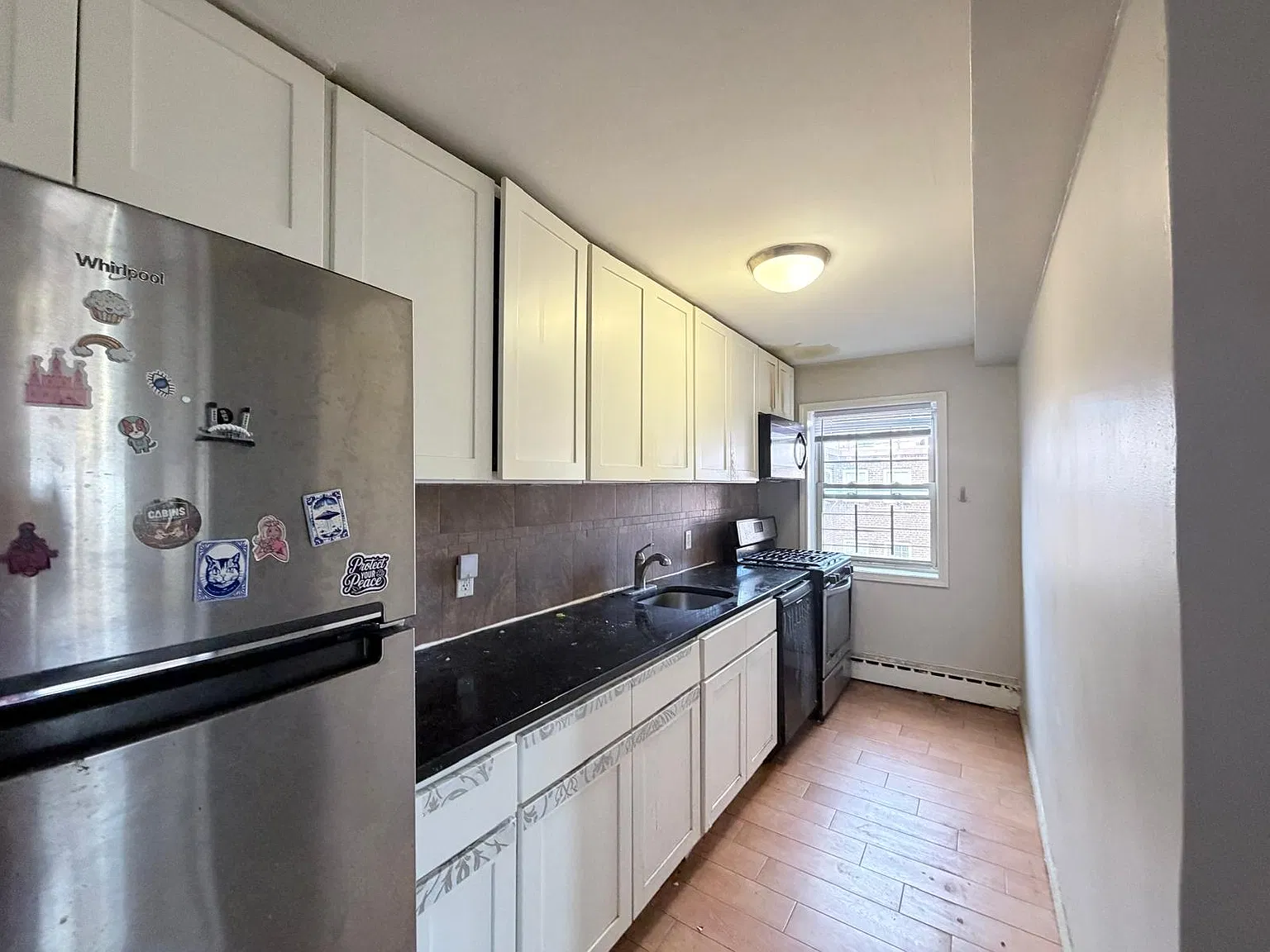 37 Duncan Ave — Photo 1