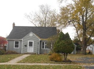 507 Forrest Ave, Woodstock, IL 60098