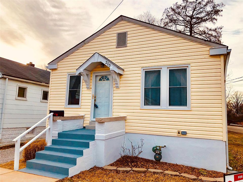1st image of 203 Runyon Ave