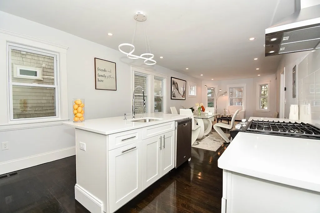 2 bed, 1100 sqft, $3,600 — Photo 3