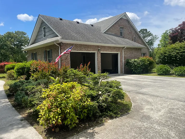 2 car garage with auto opening