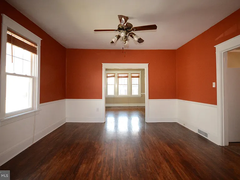 623 Guilford Ave — Photo 10
