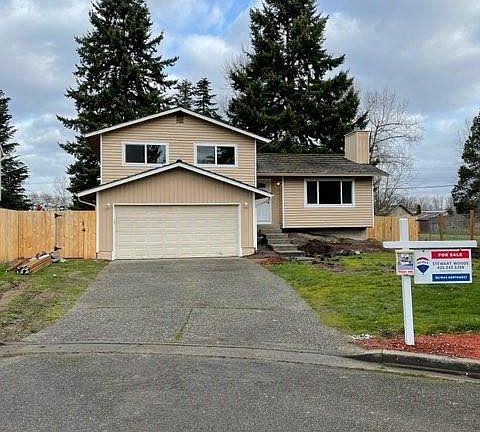 2nd image of 4607 135th St NE