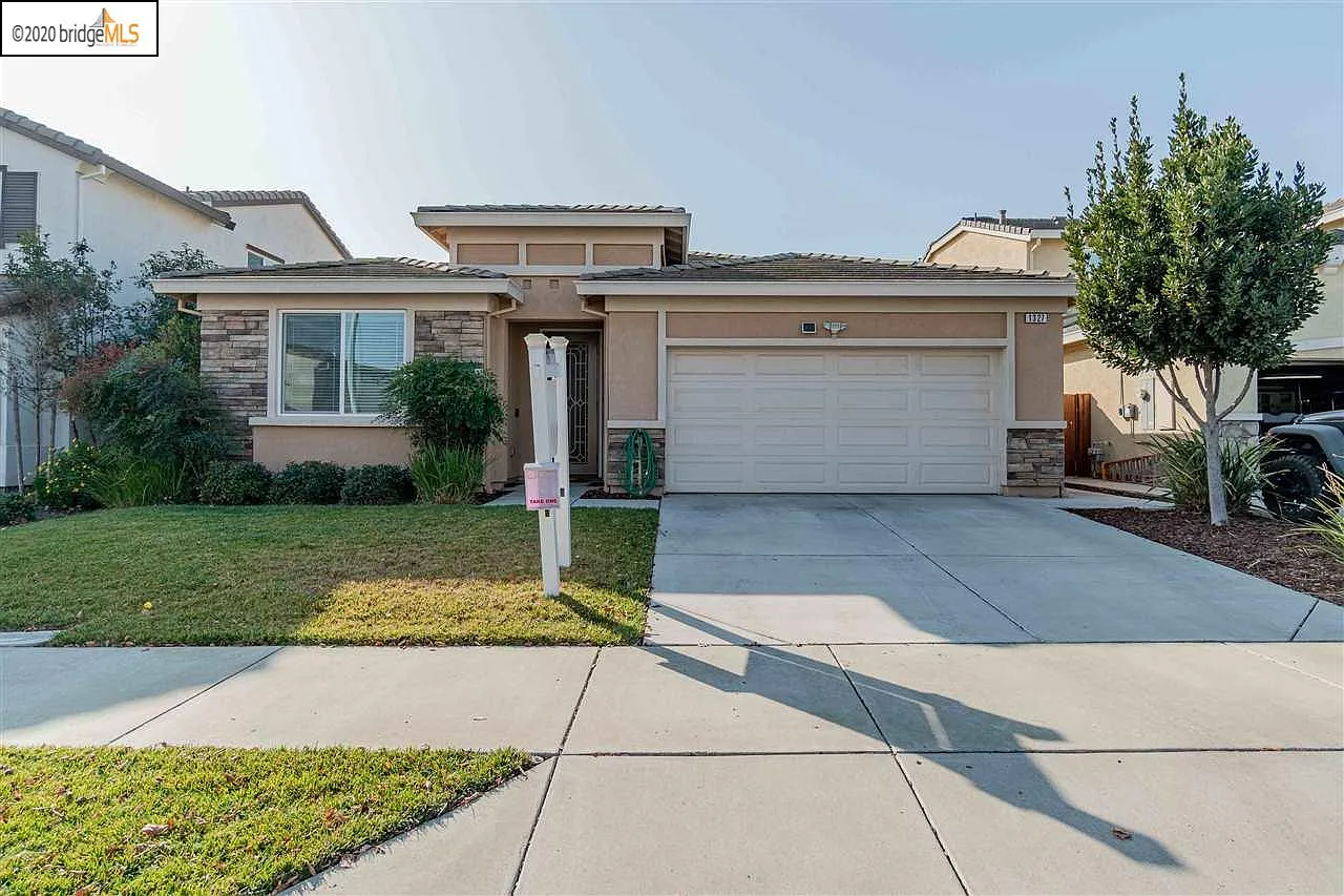1327 Maple Dr photo 1