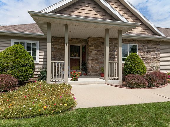 2nd image of 155 Pinnacle Dr