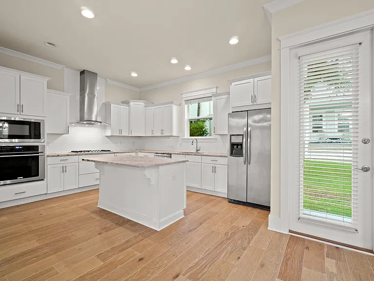 99 Grande Pointe Cir — Photo 8