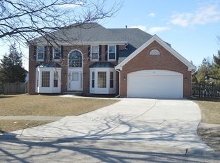 88 Madeline Cir, Schaumburg, IL
