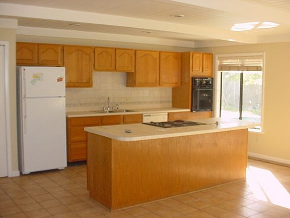3rd image of 662 SE Seahouse Dr