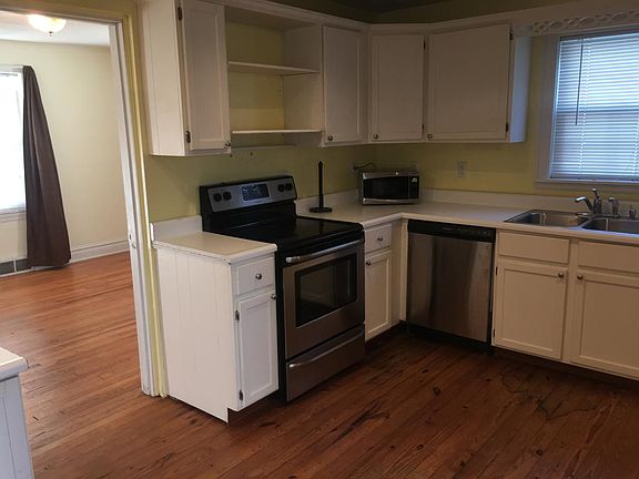 2nd image of 903 Wilkie Dr