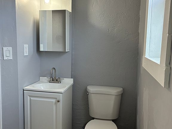 4th image of 1306 Alcatraz Ave Unit B