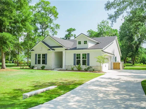 643 Harbour Island Cir, Waverly, GA 31565