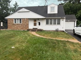 710 Algonquin Ave, Bensenville, IL 60106