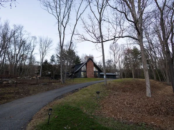 4 Moss Lane, Wolcott, CT 06716