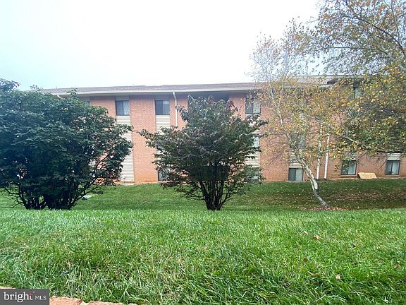 5th image of 1106 Lisadale Cir APT 1C