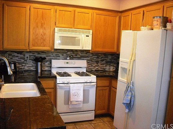 4th image of 2080 New Haven Ave