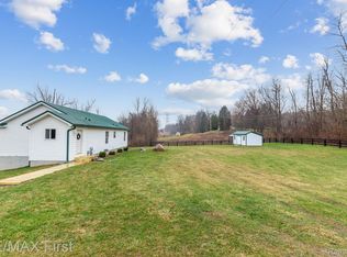 381 W Dryden Rd, Metamora, MI 48455