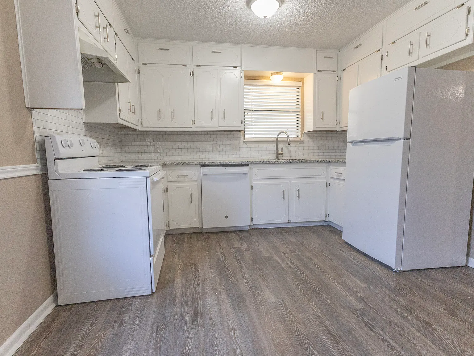 2 bed, 953 sqft, $1,325 — Photo 3