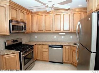 20 Pemberwick Rd #1, Greenwich, CT 06831