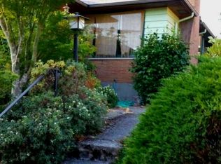 728 N 72nd St, Seattle, WA 98103