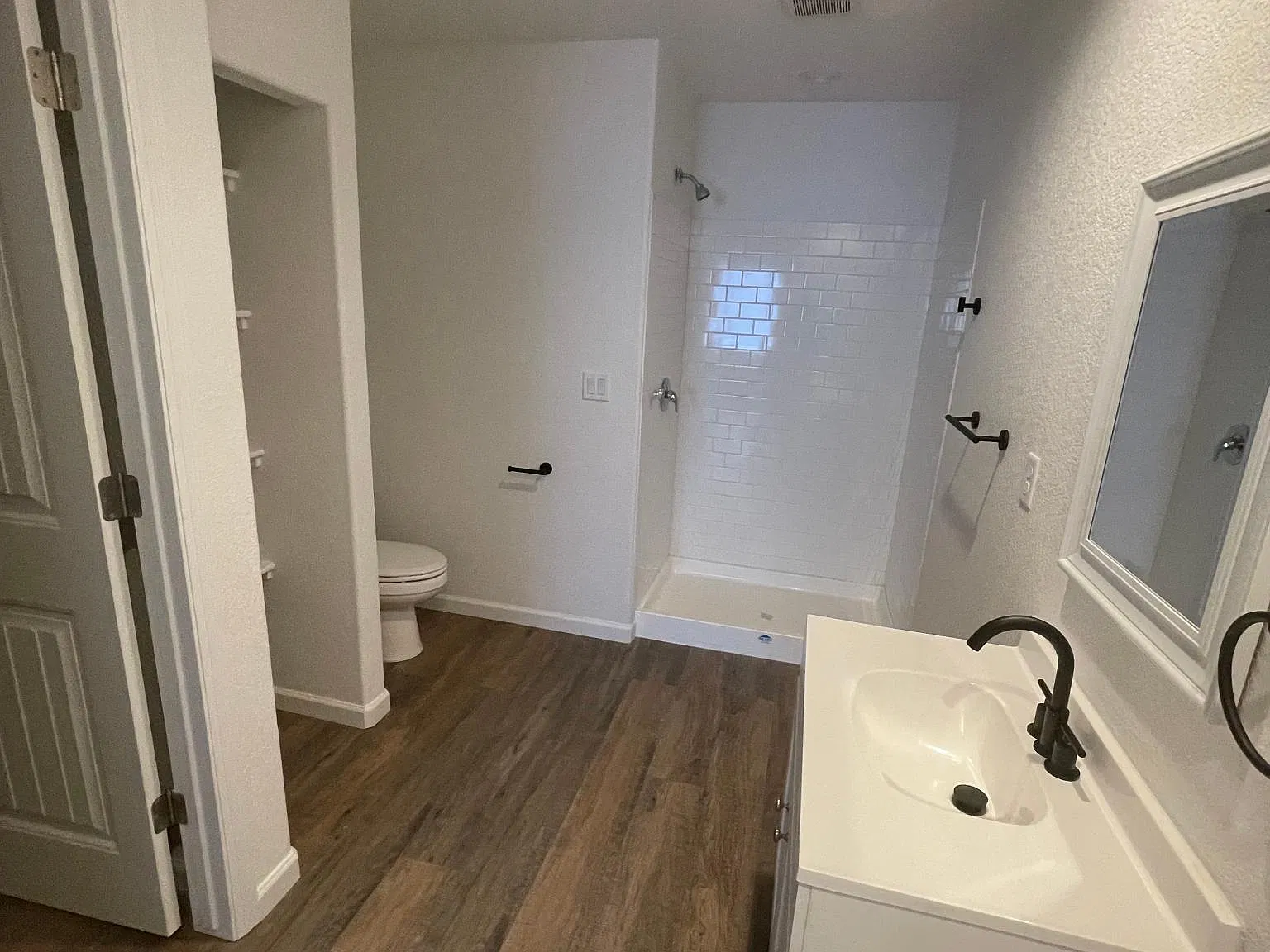3 bed, 1250 sqft, $1,975 — Photo 4