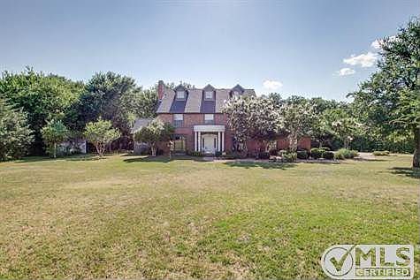 4th image of 601 Wooded Trl
