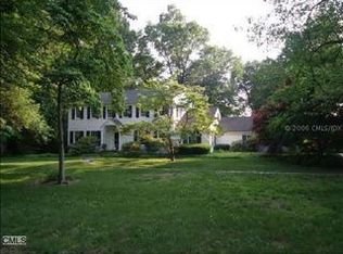 16 Bittersweet Ln, Darien, CT 06820
