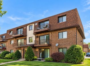 3498 Salem Walk #1A, Northbrook, IL 60062