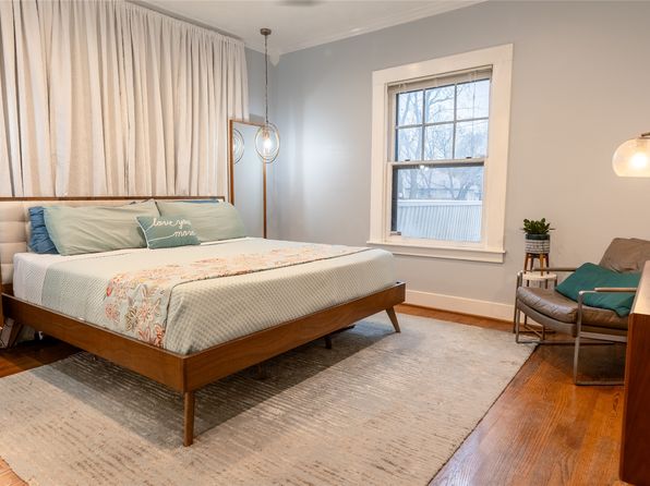 Additional property image - 301 S Winnetka Ave, Dallas, TX 75208