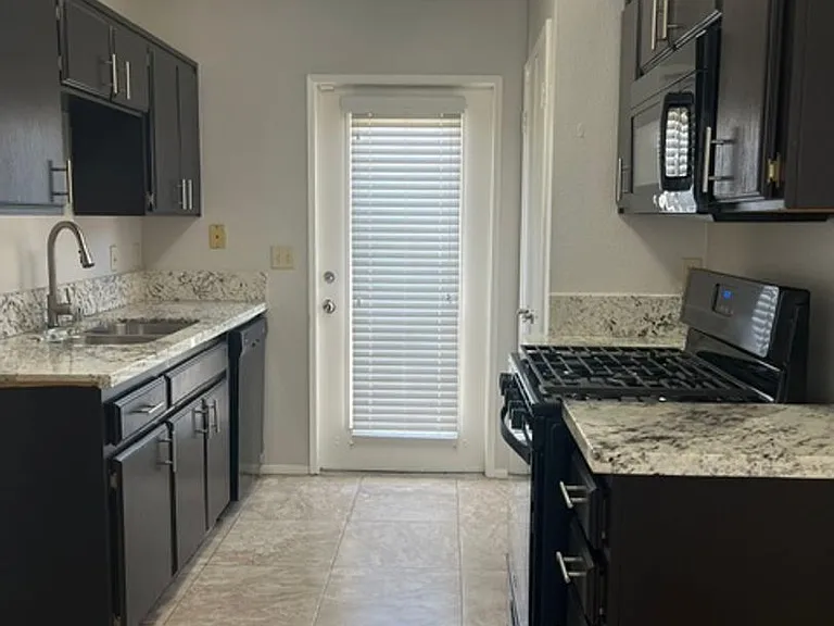 3104 Brookfield Loop — Photo 8