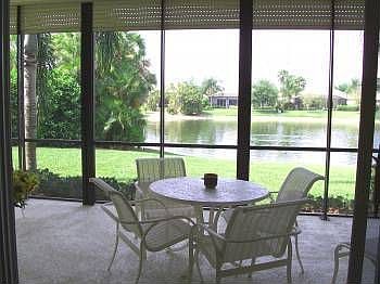 3rd image of 898 Vistana Cir